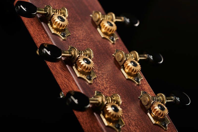 Акустическая гитара Harley Benton CLD-15MCE SolidWood 505986 фото