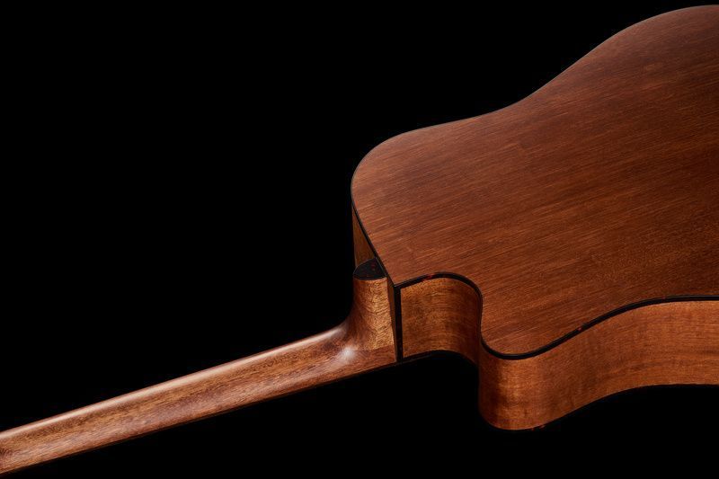 Акустическая гитара Harley Benton CLD-30SCM-CE SolidWood w/Bag (комплект) 545394 фото