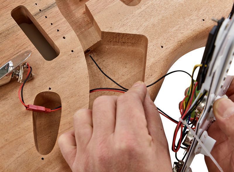 Електрогітара Harley Benton Electric Guitar Kit ST-Style (набір для самозбірки) 185163 фото
